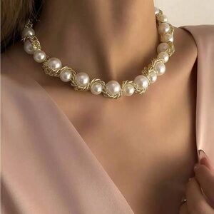 Elegant Gold and White Pearl Necklace